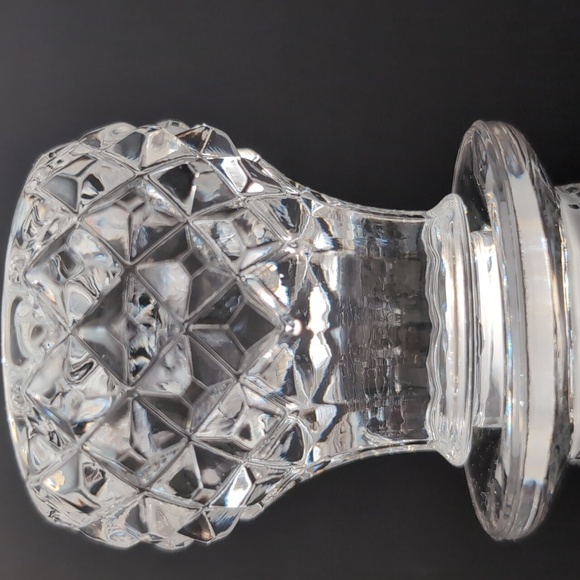 Vintage Crystal Diamond Pattern Heavy Square Whiskey Decanter. - Picture 4 of 10